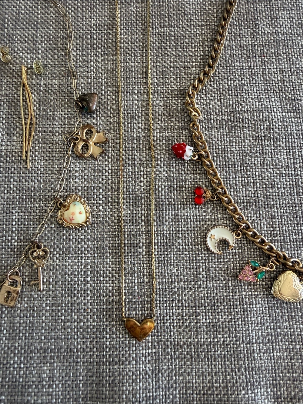 Lot- Vintage Gold Heart Pendant Necklaces Women's Jewelry